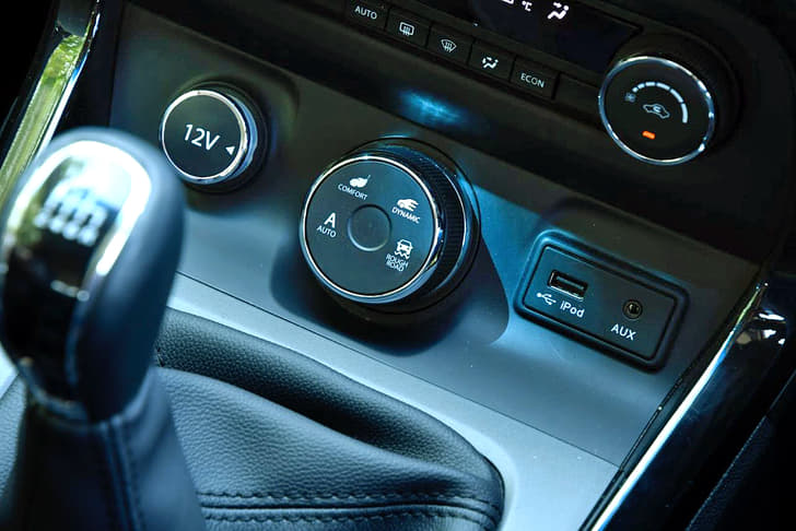 Four-wheel drive models get a choice of four drive modes - Comfort, Dynamic, Rough and Auto.